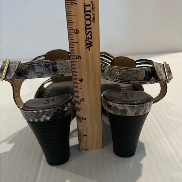 Clarks Star Gaze Wedge Heel Gray Black Snakeskin Strappy Bendable Sandals Sz 9 - Picture 7 of 10